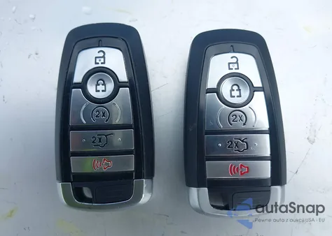 2021 Ford Escape Titanium z USA, uszkodzony, nr VIN 1FMCU9J97MUA77753